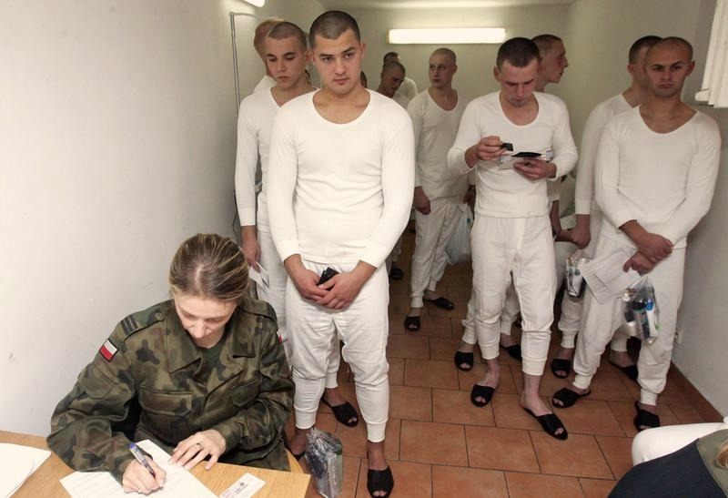 Czy trwają pobory do wojska? Terminy i zasady powołania