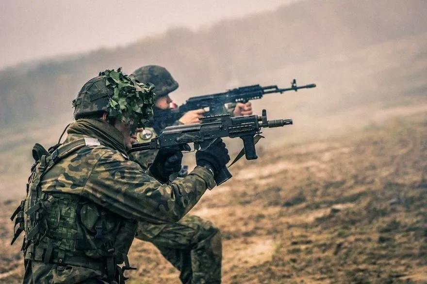 Czy żołnierze opłacają składki ZUS? Zasady dla wojskowych