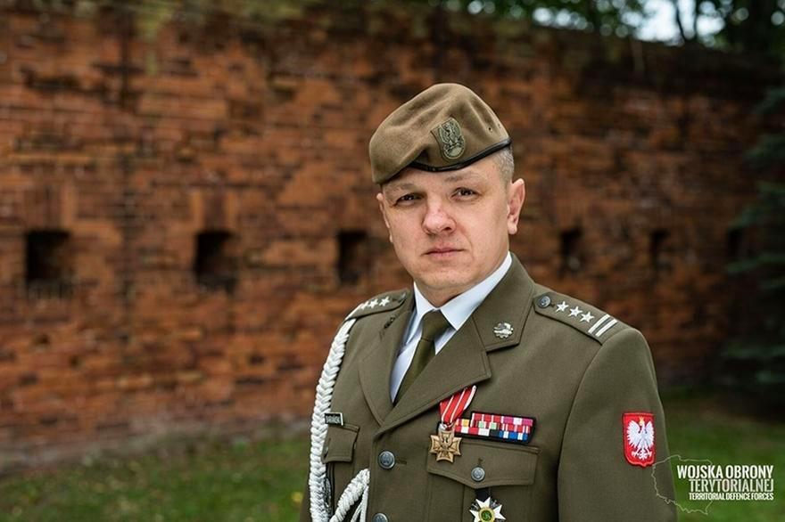 Jak zostać oficerem w wojsku? Wymagania, szkolenie i ścieżki kariery