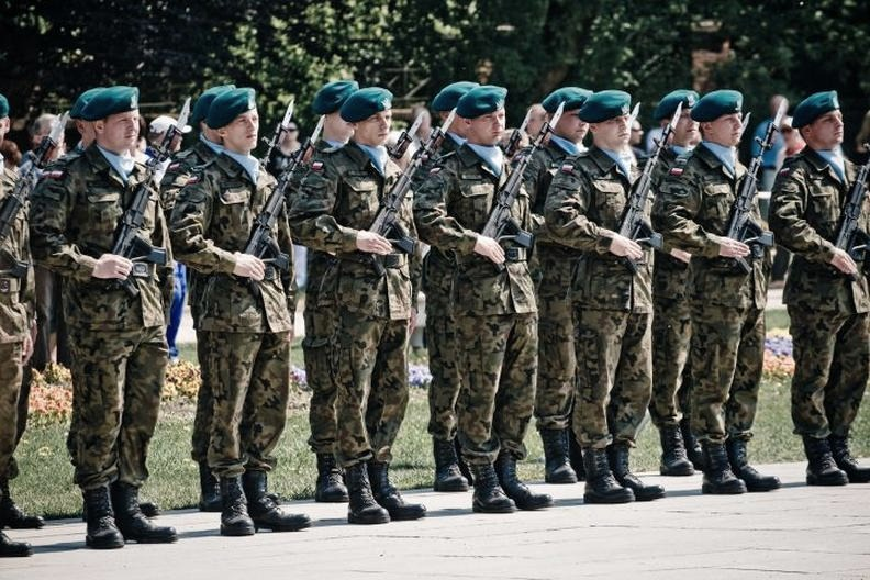 Komu podlegają Wojska Obrony Terytorialnej i kto nimi dowodzi?
