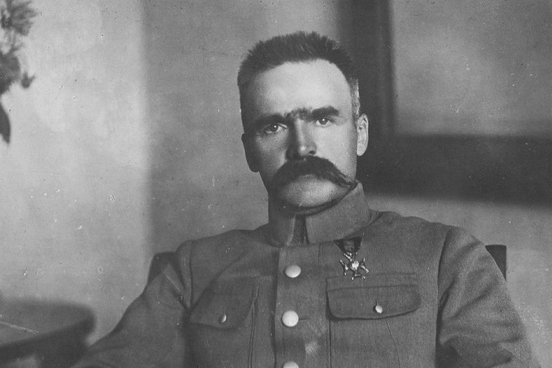 Kto stanął na czele tworzącego się wojska polskiego? Józef Piłsudski