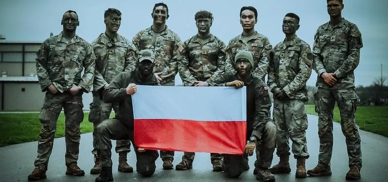 Napisz: do czego autor tekstu zachęcał polskich żołnierzy — klarowna odpowiedź