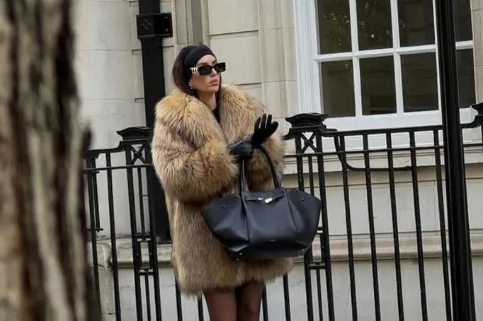 Styl mob wife: Futra i panterka w modzie bez efektu przebrania