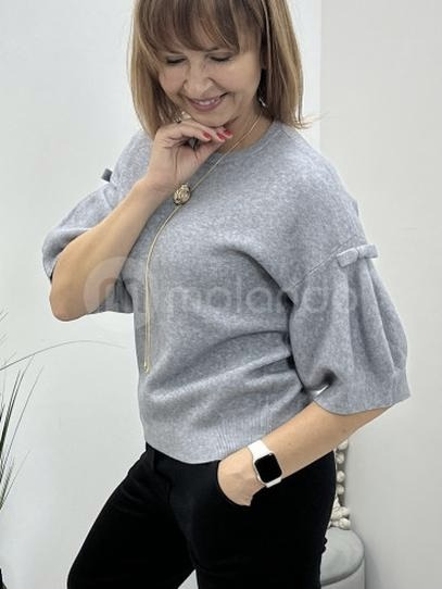 Sweter z wiskozy: zalety, wady i wskazówki przed zakupem
